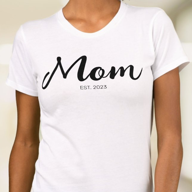 T-shirt Police d'écriture noire établie Maman (Créateur téléchargé)