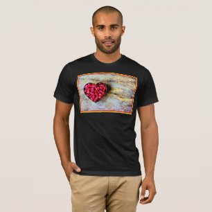 T-shirt "Pomegranates Heart Fruit" Belle Photo. Commandez 
