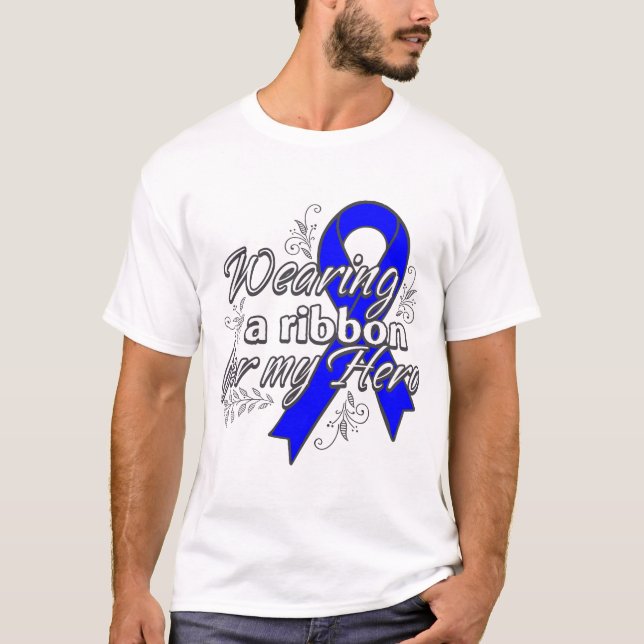 T-shirt Port d'un ruban bleu de conscience pour mon héros (Devant)