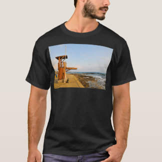 T-shirt poste de surveillance sur la plage de Paphos Cypru