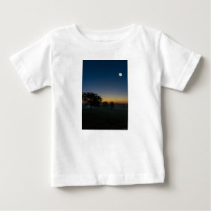 T-shirt Pour Bébé Aube d'été avec lune