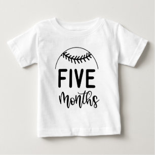 T-shirt Pour Bébé Bébé de cinq mois atteint un jalon de baseball -