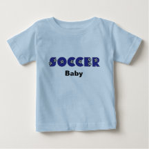 Bébé du football dans le bleu