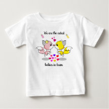 Bébé mignon renards s'embrasser avec/Coeurs coloré