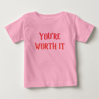 T-shirt Pour Bébé Bébé rose coloré aimant une fraise mignonne amour
