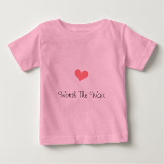 T-shirt Pour Bébé Ça Vaut Le Rose D'Attente