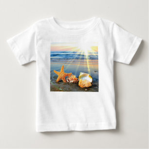 T-shirt Pour Bébé Coquillages marins et étoiles de mer sur la plage