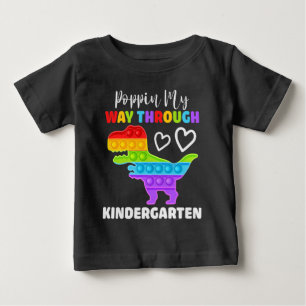 T-shirt Pour Bébé Dinosaure qui débarque en maternelle