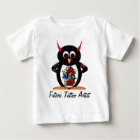 Futur artiste de tatouage de pingouin mauvais