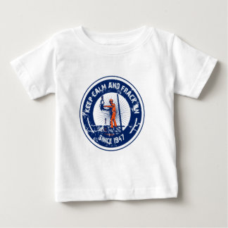 T-shirt Pour Bébé Gardez le calme et le Frack dessus. Depuis 1947.