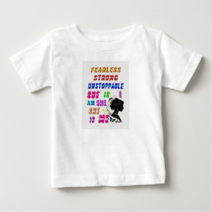 T-shirt Pour Bébé Inébranlable Forte Inarrêtable Elle Est