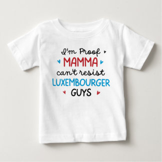 T-shirt Pour Bébé Je suis la preuve que maman ne peut pas résister a