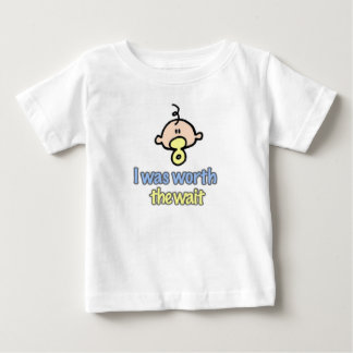 T-shirt Pour Bébé Je valais la peine d'attendre (garçon)