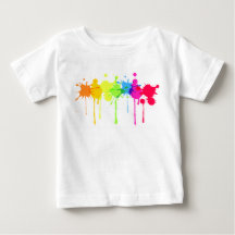 Peignez le T-shirt de bébé d'éclaboussure