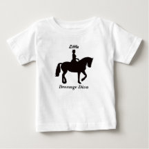 Peu de dessus de diva de dressage