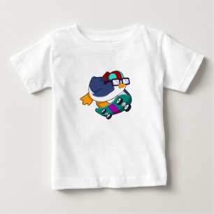 T-shirt Pour Bébé Pingouin en patinage avec skateboard