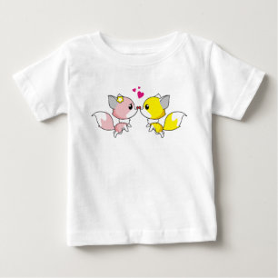 T-shirt Pour Bébé Renard Couple Kissing avec Petit Coeur Overhead