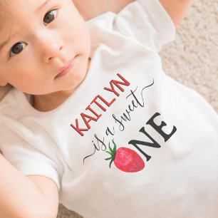 T-shirt Pour Bébé Sweet One Strawberry 1er anniversaire