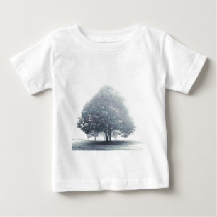 T-shirt Pour Bébé Un arbre dans le brouillard