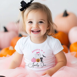 T-shirt Pour Bébé Un joyeux Halloween pour la petite Boo rose