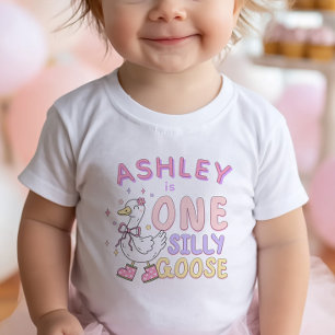T-shirt Pour Bébé Une drôle d'oie rose - Premier anniversaire d'une