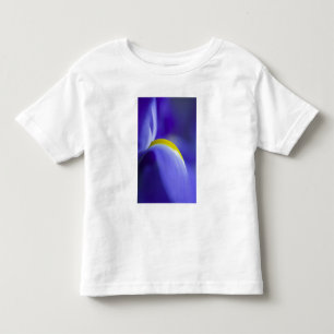 T-shirt Pour Les Tous Petits Détail rapproché d'un iris Blue Flag.