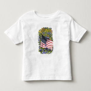 T-shirt Pour Les Tous Petits Drapeau américain dans un champ de bleuets,