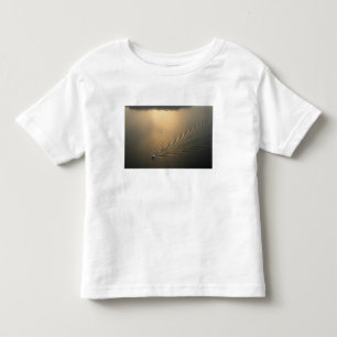 T-shirt Pour Les Tous Petits image aérienne d'un bateau dans le lac Gatun Panam