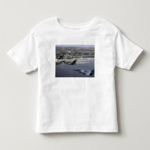T-shirt Pour Les Tous Petits Mouche de combat des Falcons trois F-16 dans la