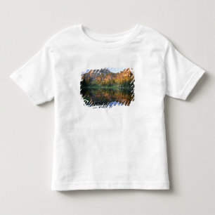T-shirt Pour Les Tous Petits UTAH. ÉTATS-UNIS. Mt. Magog reflété dans White Pin