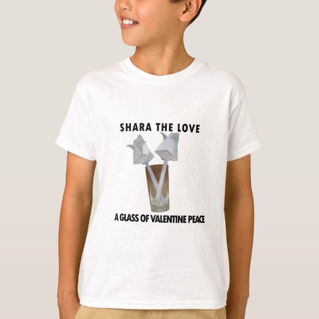 T-shirt Pouring Love : Un verre de la paix Valentine (Devant)