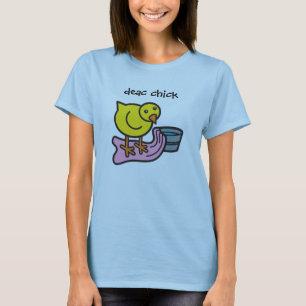 T-shirt Poussin de Deac avec la serviette et le bassin