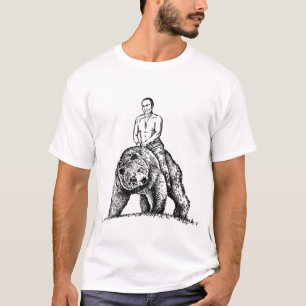 T-shirt Poutine joue le rôle d'ours en Russie