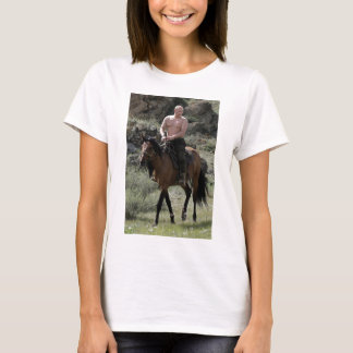 T-shirt Poutine sans chemise monte un cheval