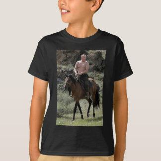 T-shirt Poutine sans chemise monte un cheval
