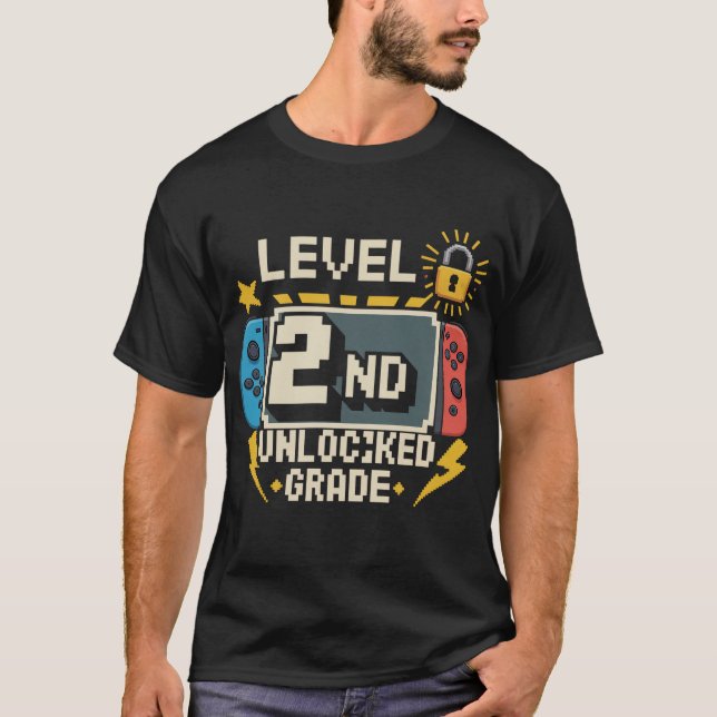 T-shirt Premier Jour Du Jeu Déverrouillé De 2E Année De Ni (Devant)