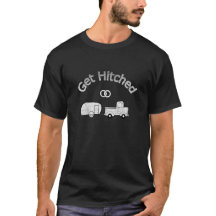 Prenez le camion vintage accroché avec le courant
