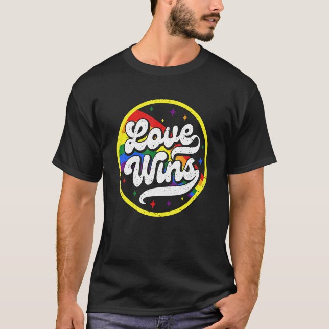 T-shirt Pride Lgbt Q Mois mignon Amour Gagner Coeur Rainbo (Devant)