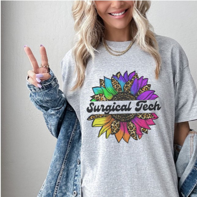 T-shirt Profession de technologie chirurgicale Arc-en-ciel (Surgical Tech Profession Rainbow Sunflower T-Shirt
)
