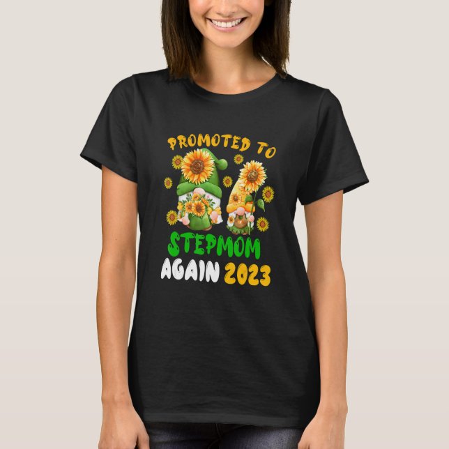 T-shirt Promoted To Stepmom Again 2023 Two Floral Gnomes P (Devant)