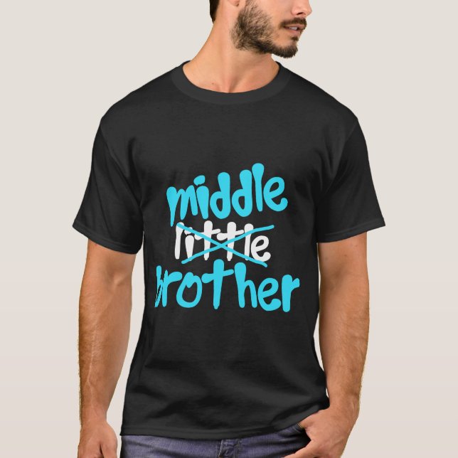 T-shirt Promu Au Moyen Frère Bébé Faire-part drôle (Devant)