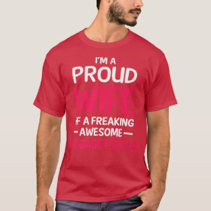 T-shirt Proud Wife of Freaking Awesome BAGGAGE PORTER