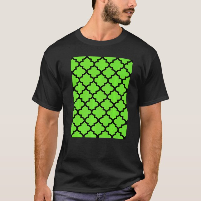 T-shirt Quatrefoil Pattern In Black Outline On Vivid Green (Devant)