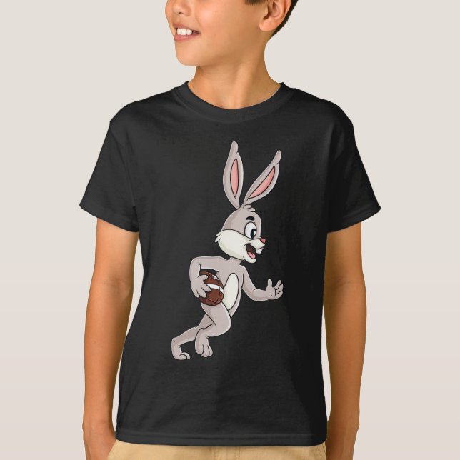 T-shirt Rabbit De Pâques Courir Avec Un Football Fun Boys  (Devant)