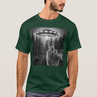 T-shirt Rabbit Sie with UFO Funny Bunny Alien Lover retro