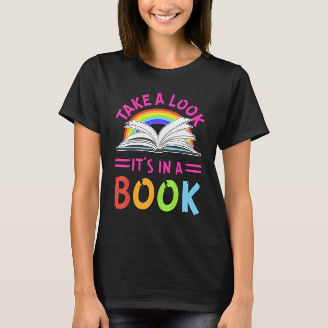 T-shirt Rainbow Regardez, c'est dans une lecture de livre (Devant)