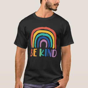 T-shirt Rainbow Soyez Chère Personne Derrière Moi Le Monde