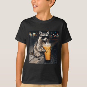 T-shirt Raton laveur drôle buvant du café glacé animal mèm