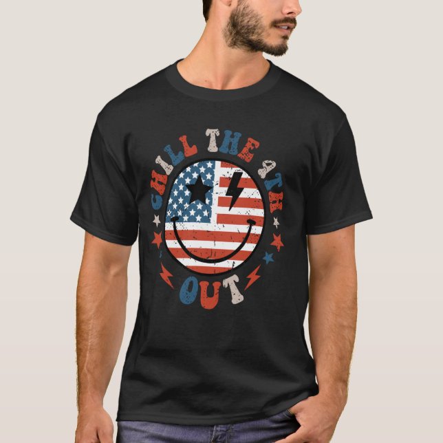 T-shirt Refroidissez le quatrième drapeau américain rétro  (Devant)