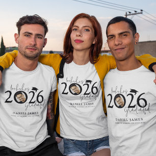 T-shirt Regard amusant sur la photo de remise de diplômes